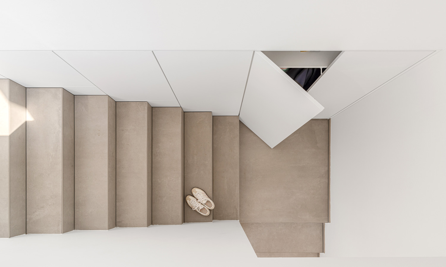 Schrank unter Treppe