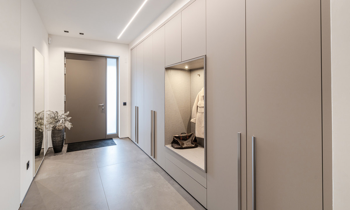 Großer Einbauschrank Garderobe von CABINET
